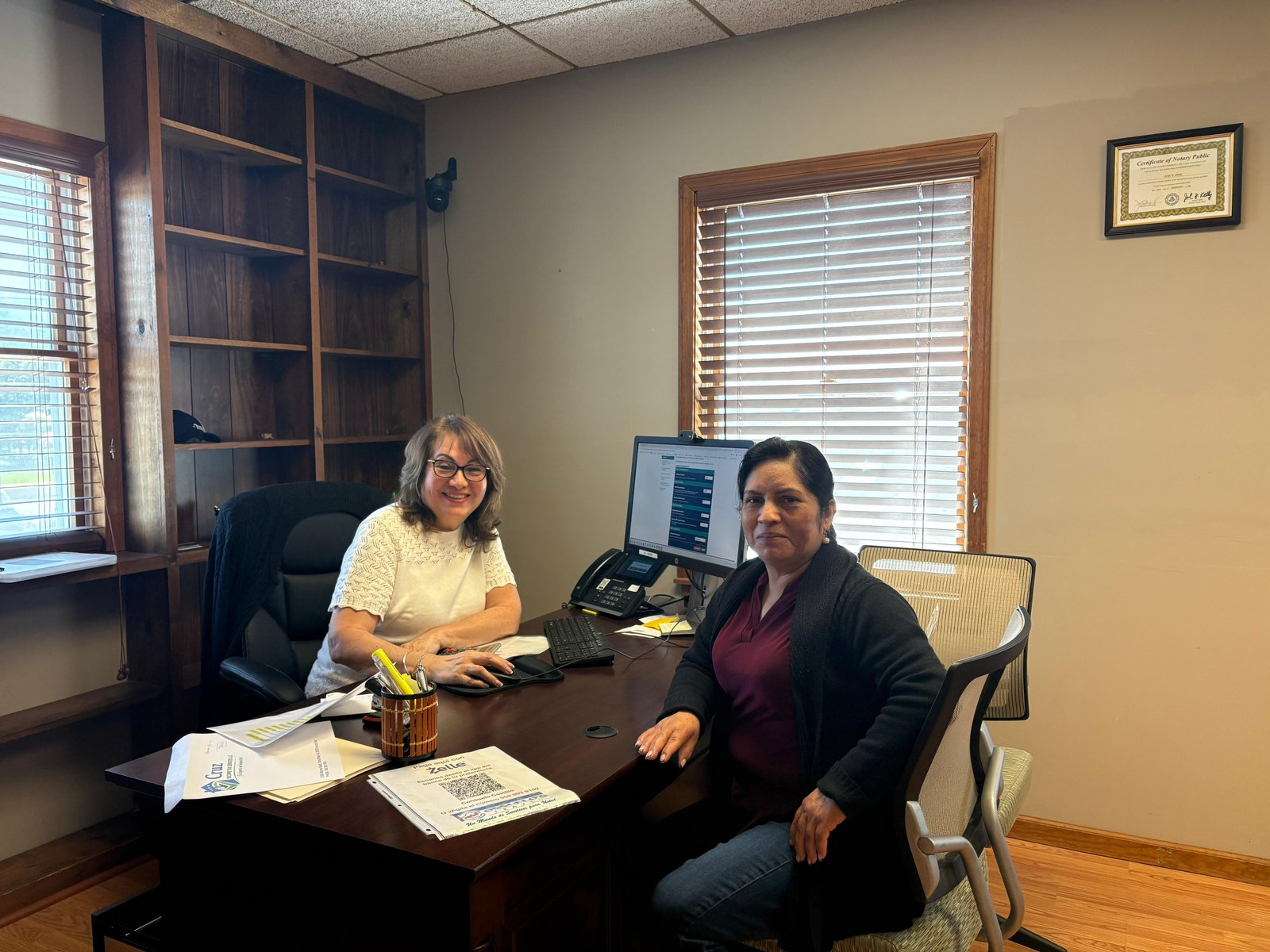 Equipo de Casa Consuelo en su oficina de Toms River